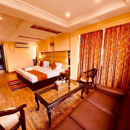 The Reo Luxury Hotel - Харидвар Экстерьер фото
