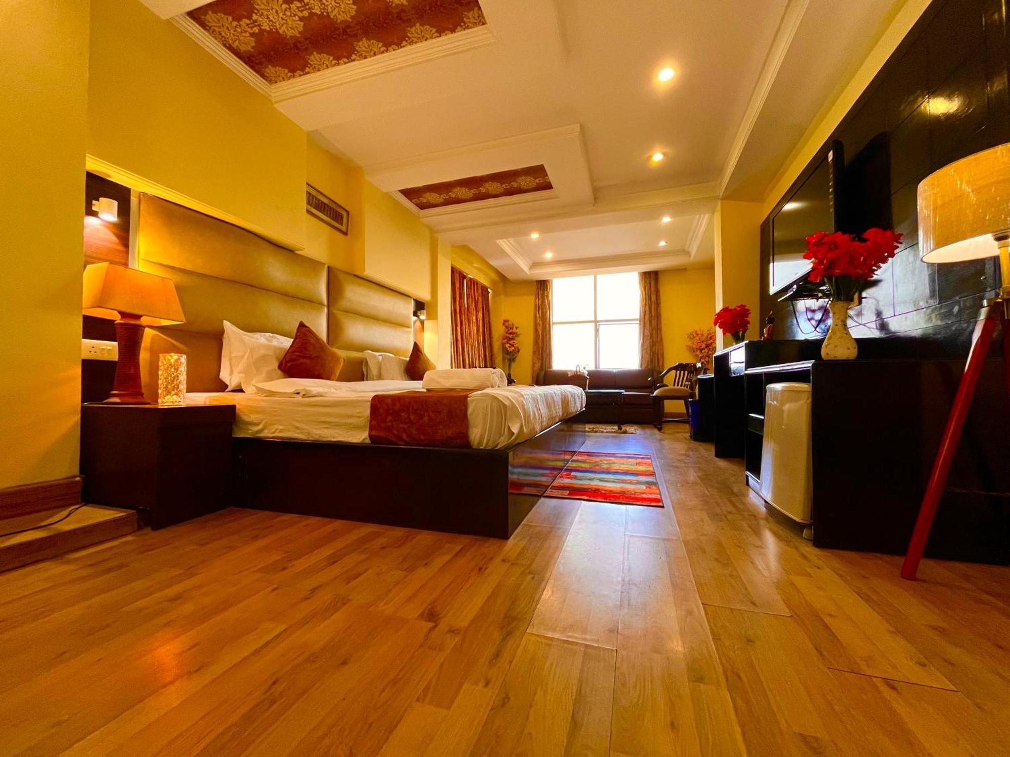 The Reo Luxury Hotel - Харидвар Экстерьер фото